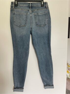 Maurices Light Blue M Jeans Jegging